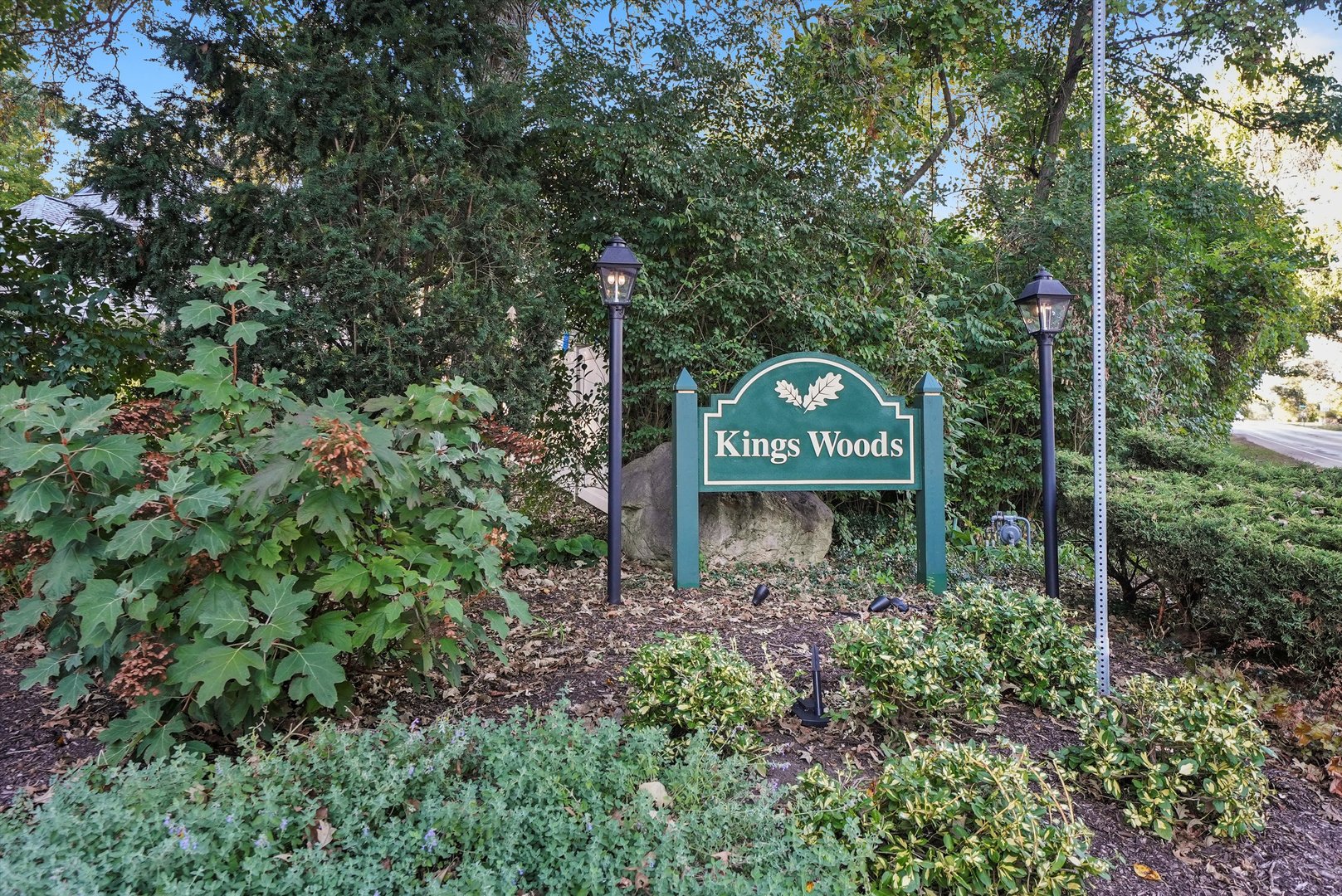 23W121 Kings Court Glen Ellyn IL 60137