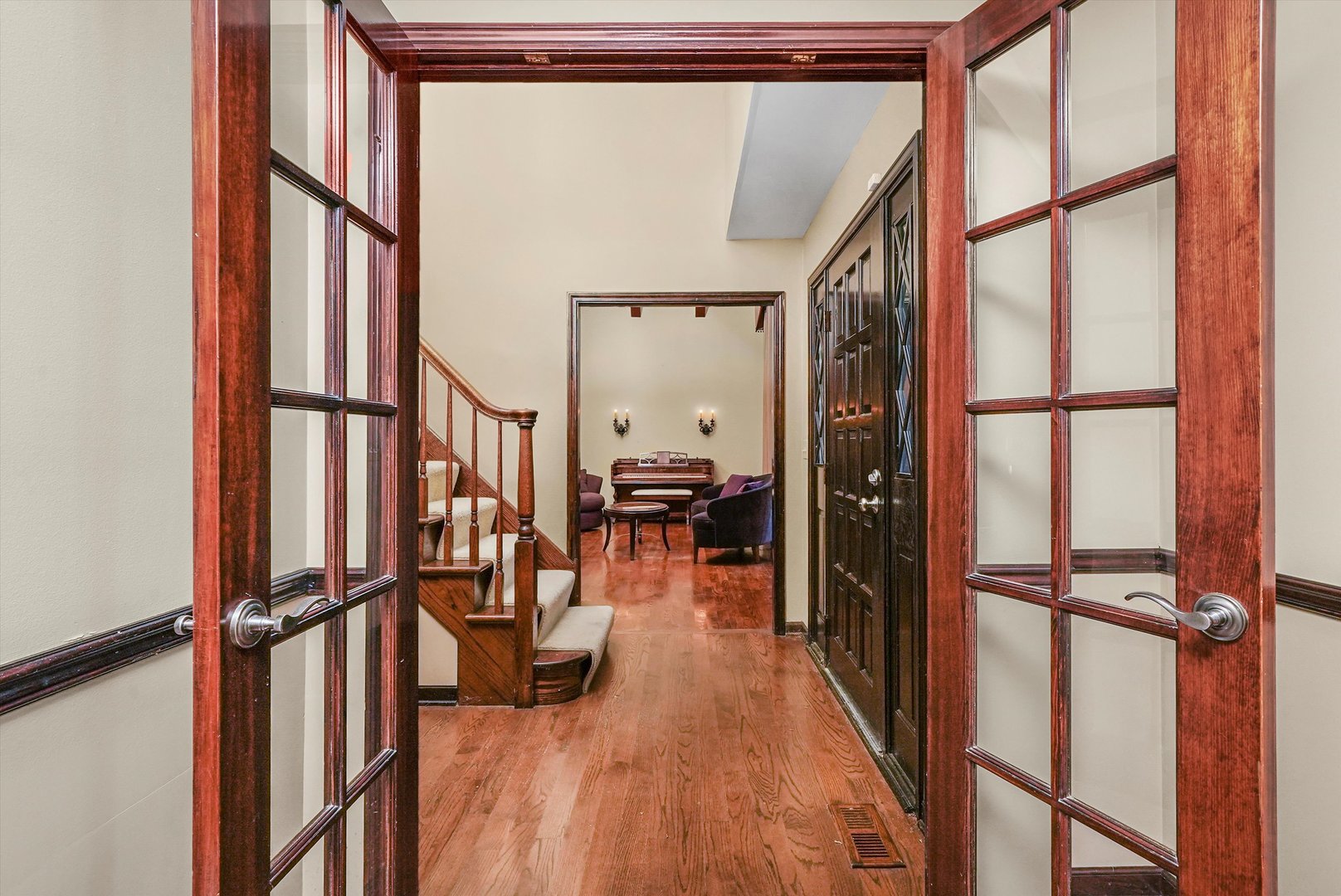 23W121 Kings Court Glen Ellyn IL 60137