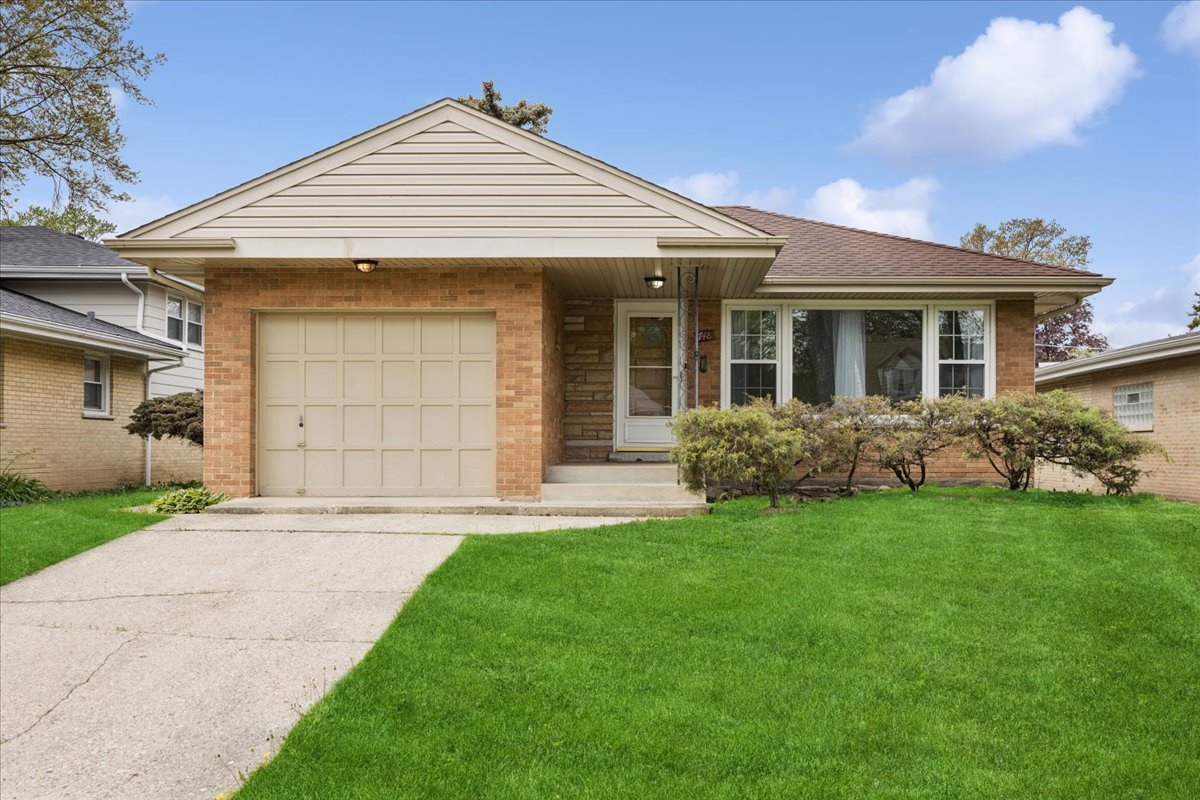 748 North Rohde Avenue Hillside IL 60162