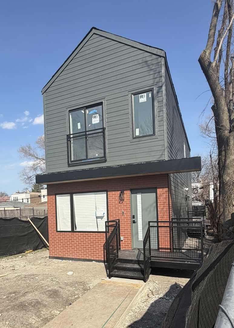 611 North Lawndale Avenue Chicago IL 60624