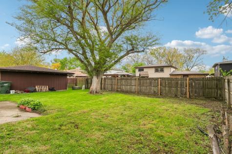 15631 E End Avenue Dolton IL 60419