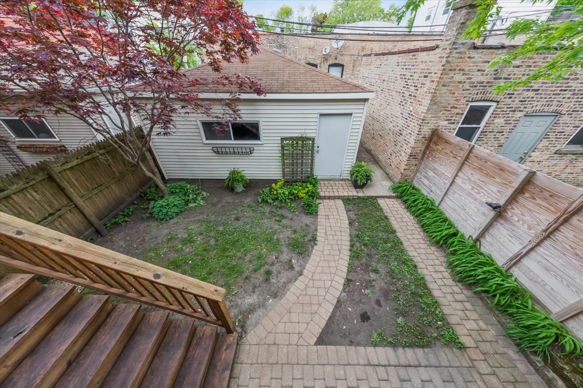 1808 West School Street Chicago IL 60657