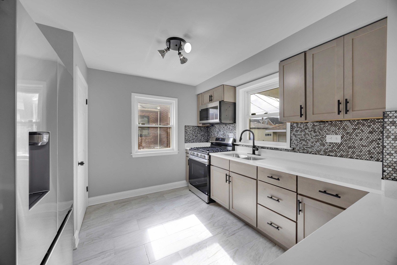 10626 South Lowe Avenue Chicago IL 60628