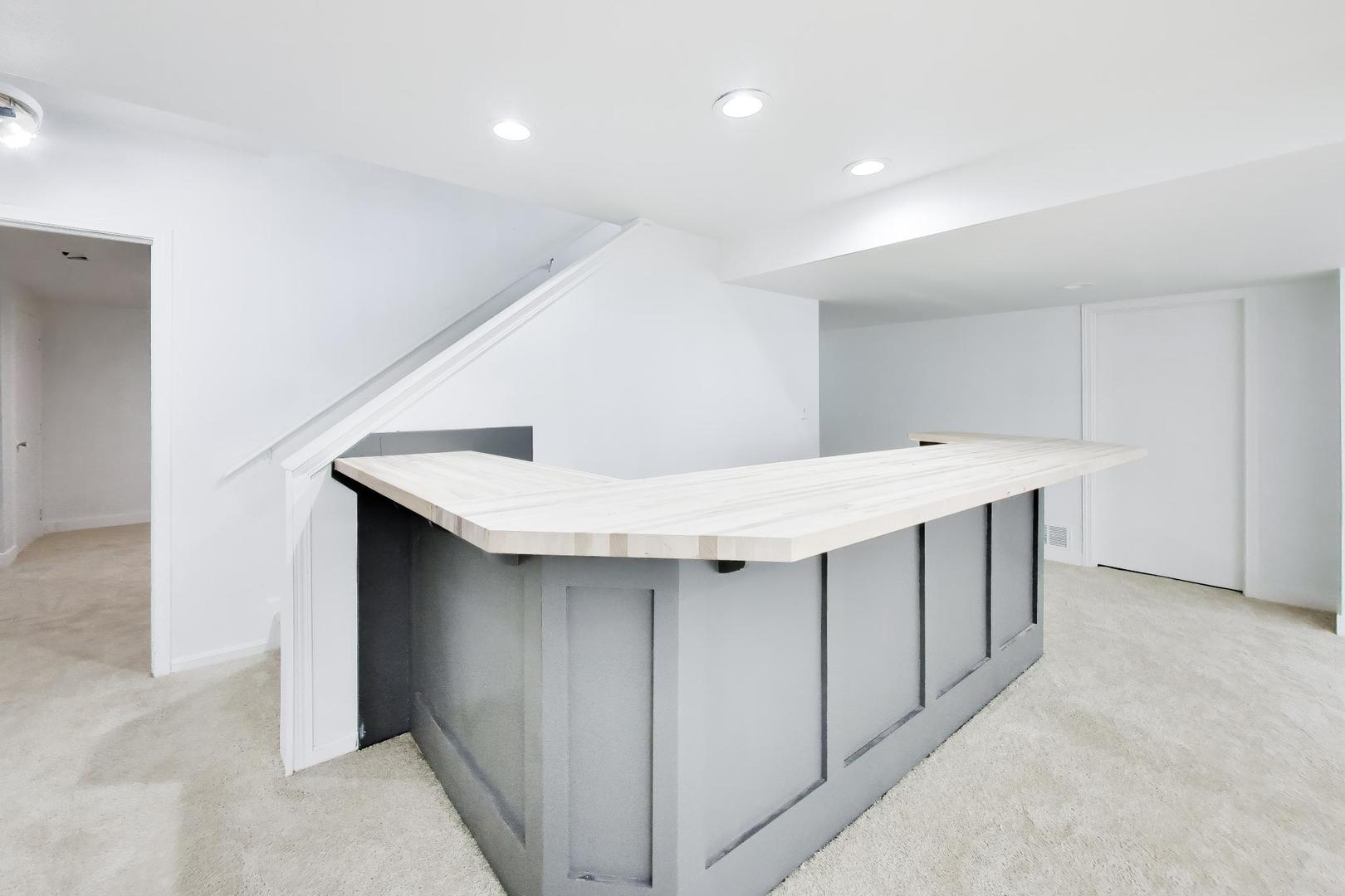 8S510 Oxford Lane Naperville IL 60565