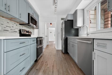 208 Pine Street Deerfield IL 60015