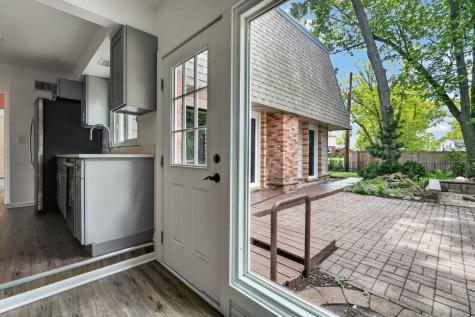 208 Pine Street Deerfield IL 60015