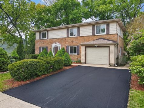 208 Pine Street Deerfield IL 60015
