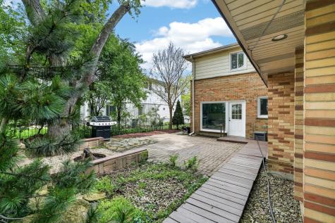 208 Pine Street Deerfield IL 60015