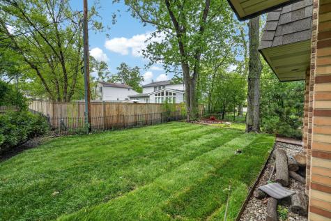 208 Pine Street Deerfield IL 60015