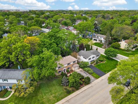 208 Pine Street Deerfield IL 60015