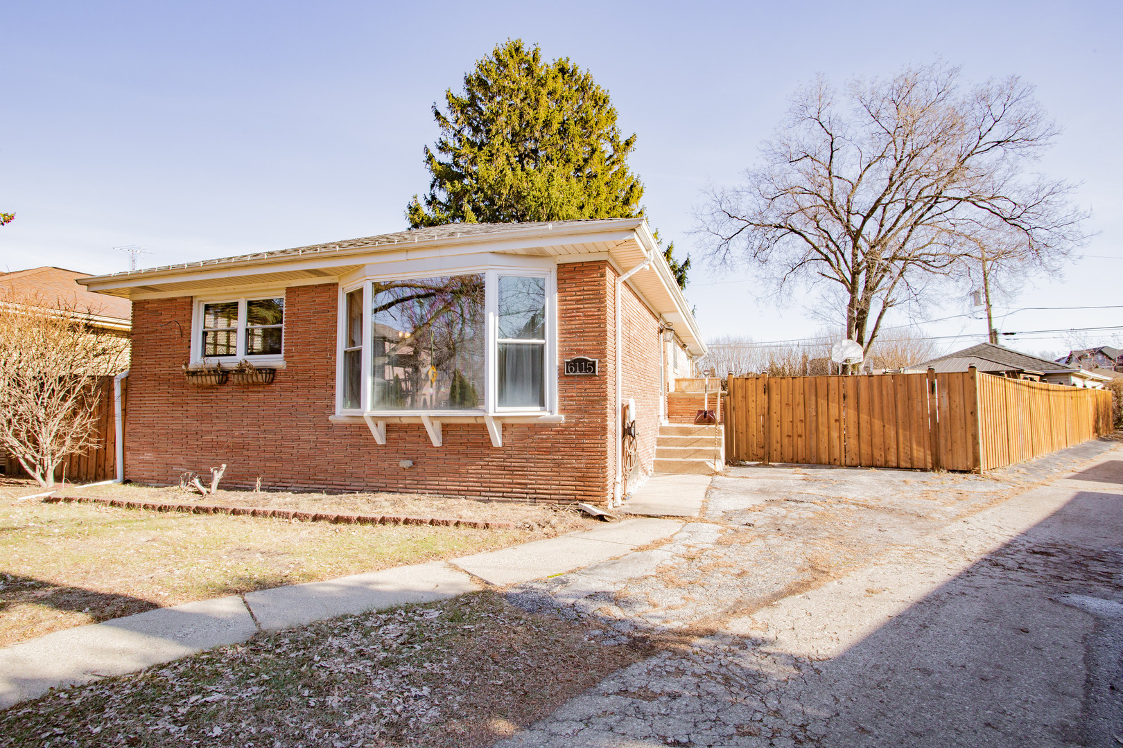 6115 North Kildare Avenue Chicago IL 60646