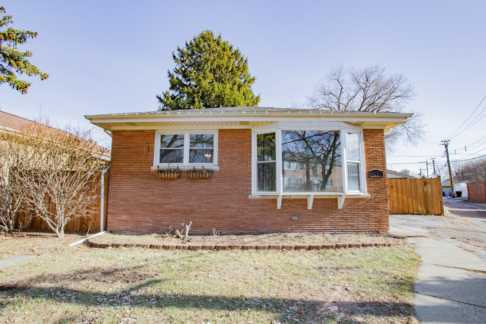 6115 North Kildare Avenue Chicago IL 60646