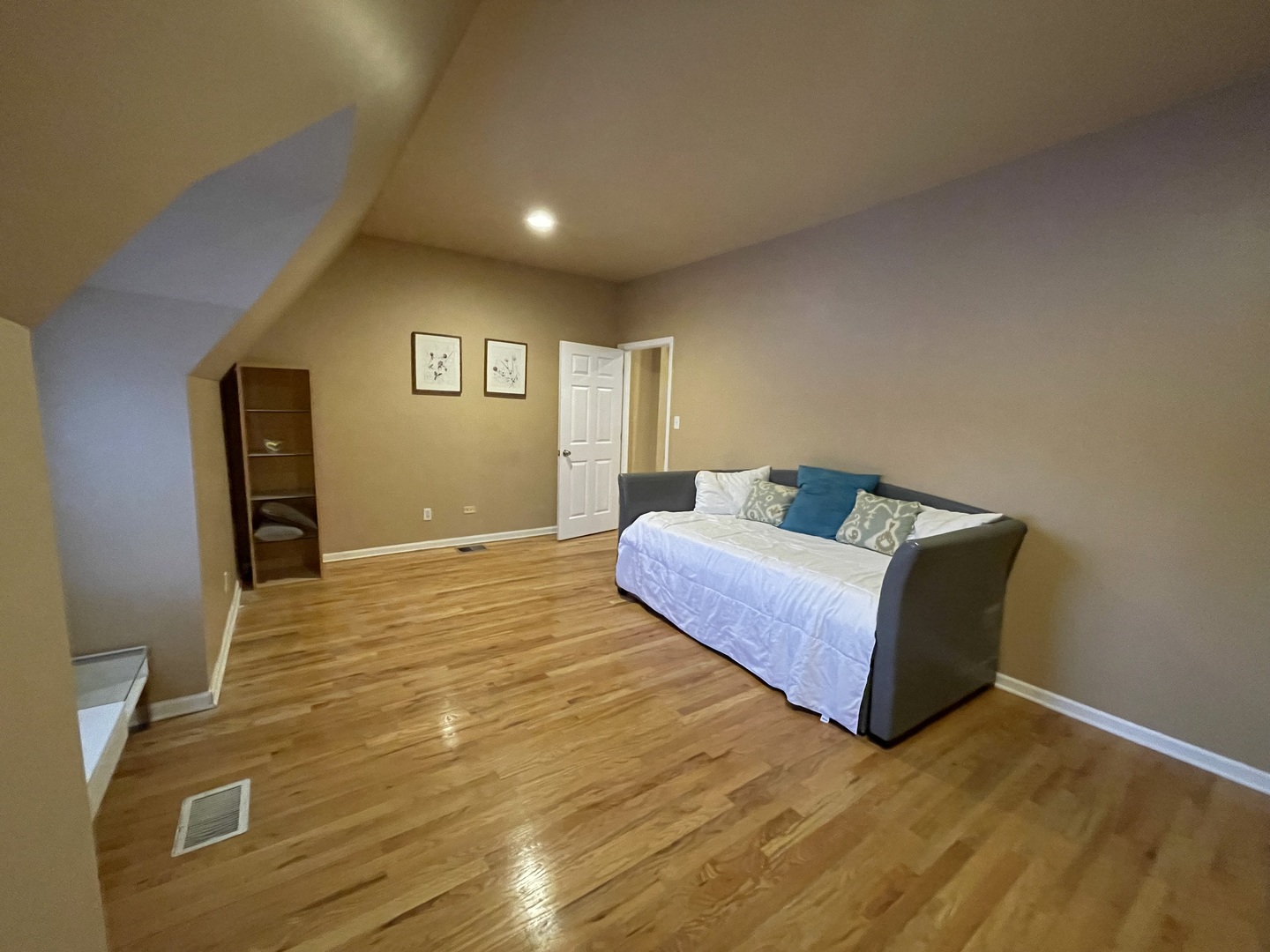 1502 East Marquette Road Chicago IL 60637