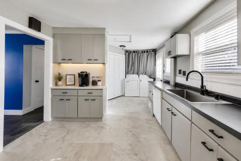 836 East Rockland Road Libertyville IL 60048