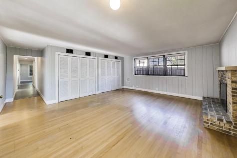 836 East Rockland Road Libertyville IL 60048