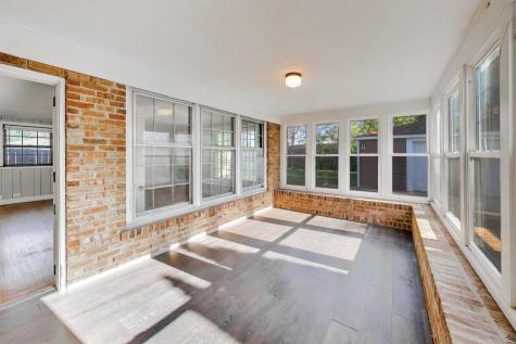 836 East Rockland Road Libertyville IL 60048