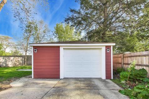 836 East Rockland Road Libertyville IL 60048