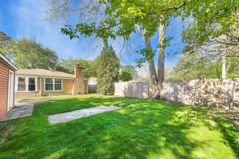 836 East Rockland Road Libertyville IL 60048