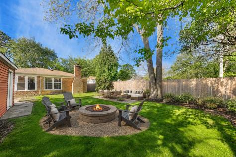 836 East Rockland Road Libertyville IL 60048