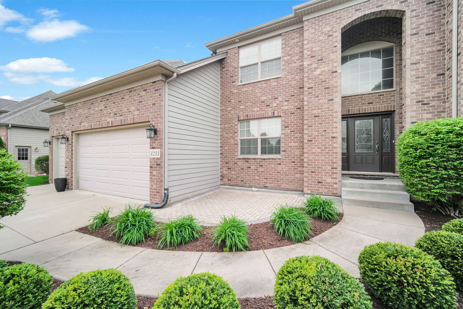 4231 Honey Locust Drive Naperville IL 60564