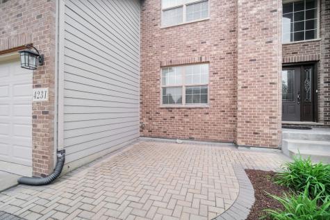 4231 Honey Locust Drive Naperville IL 60564