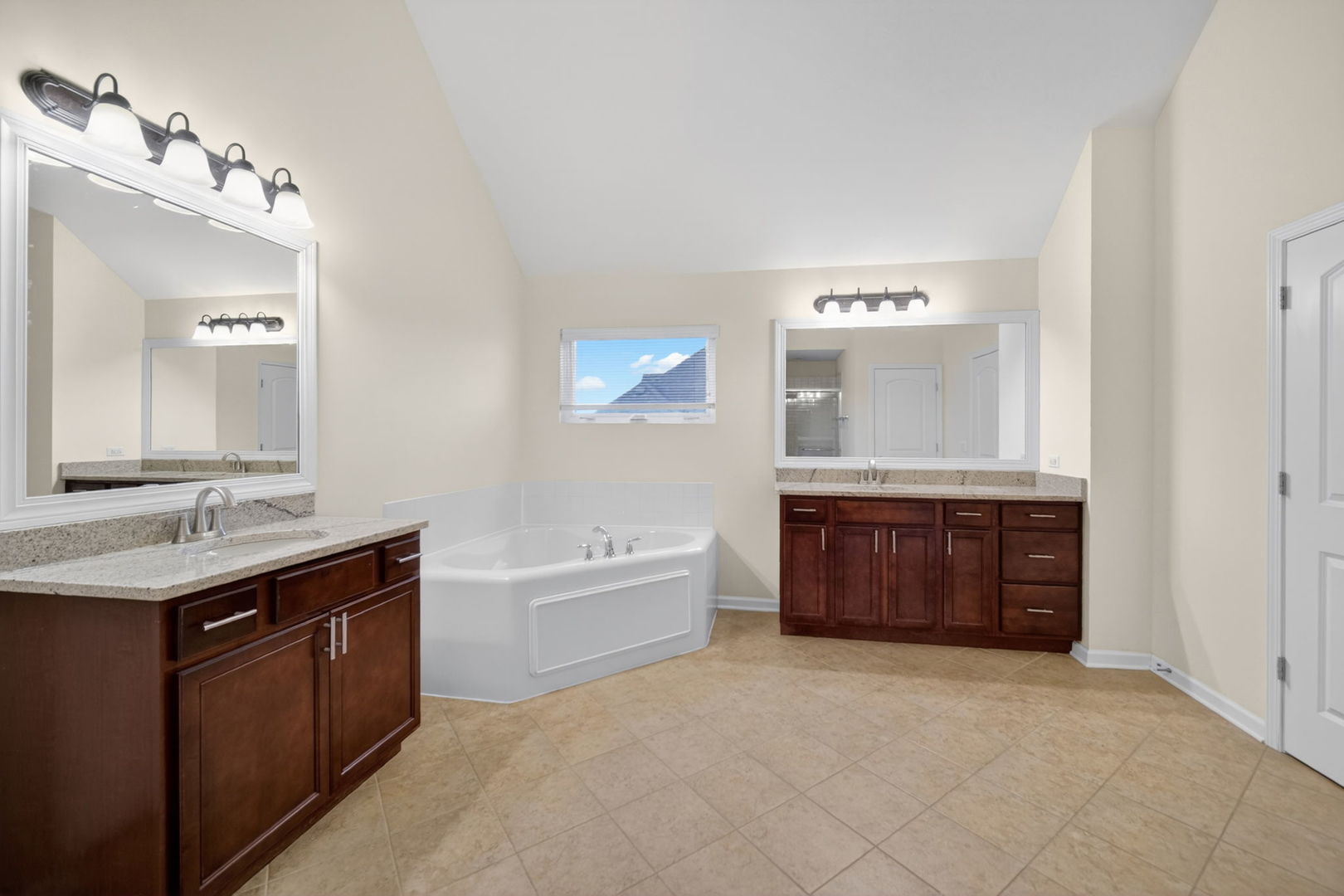 4231 Honey Locust Drive Naperville IL 60564