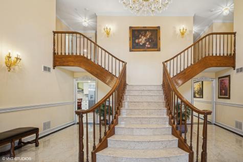 46 Hamilton Lane Oak Brook IL 60523