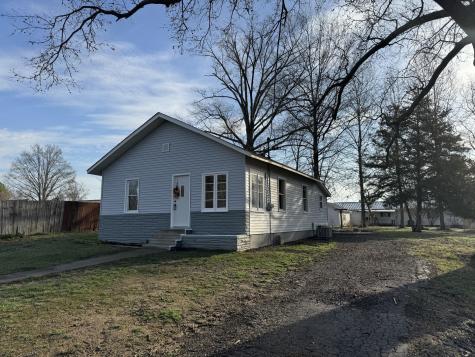 618 South Mcleansboro Street Benton IL 62812