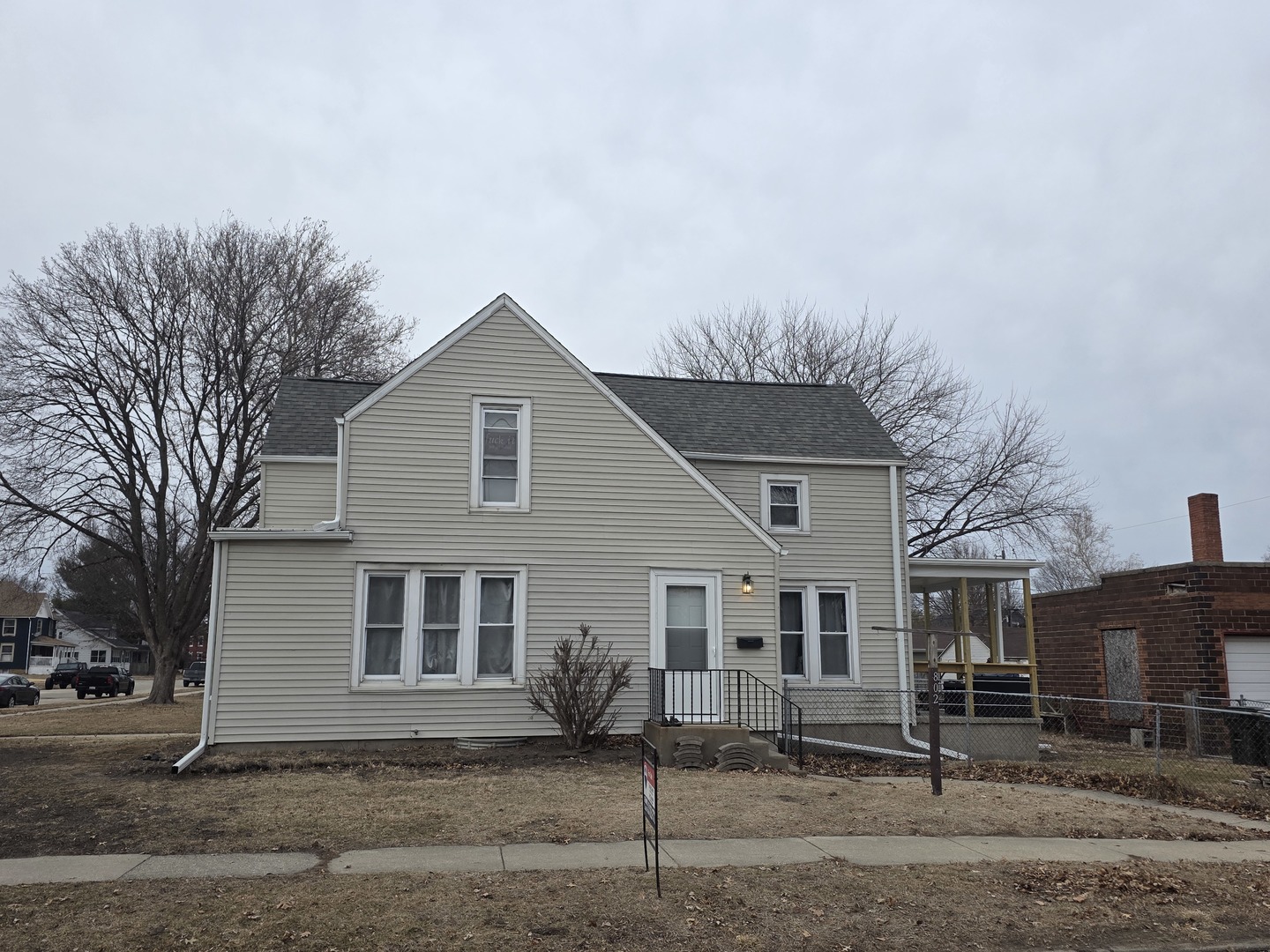 802 East 5th Street Sterling IL 61081