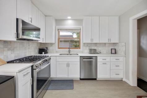276 Panama Avenue Hampshire IL 60140