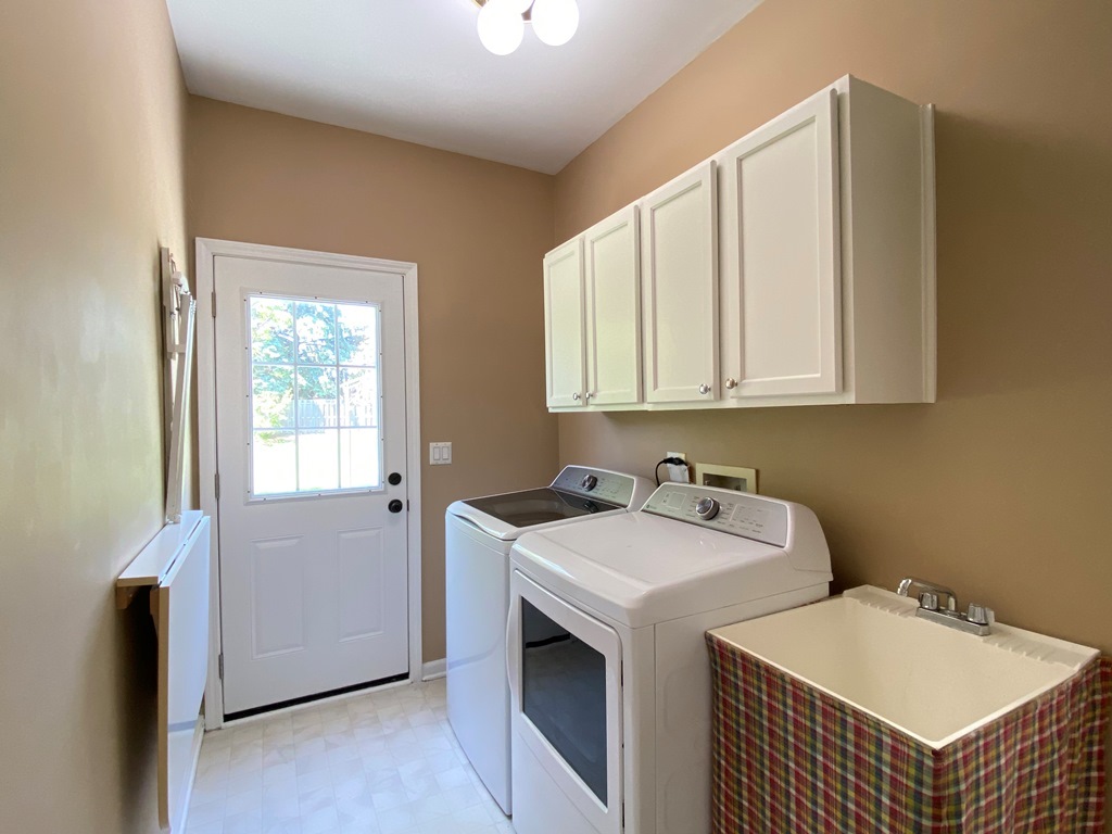 720 Kendridge Court Aurora IL 60502