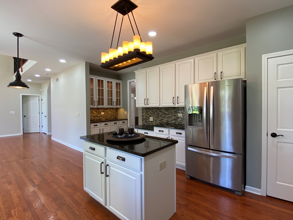 720 Kendridge Court Aurora IL 60502