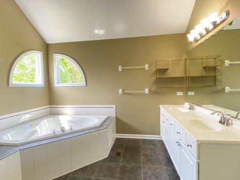 720 Kendridge Court Aurora IL 60502