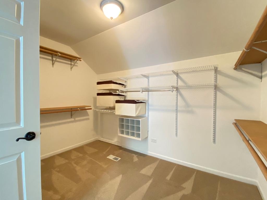720 Kendridge Court Aurora IL 60502