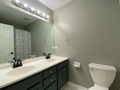 720 Kendridge Court Aurora IL 60502