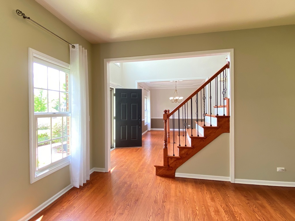 720 Kendridge Court Aurora IL 60502