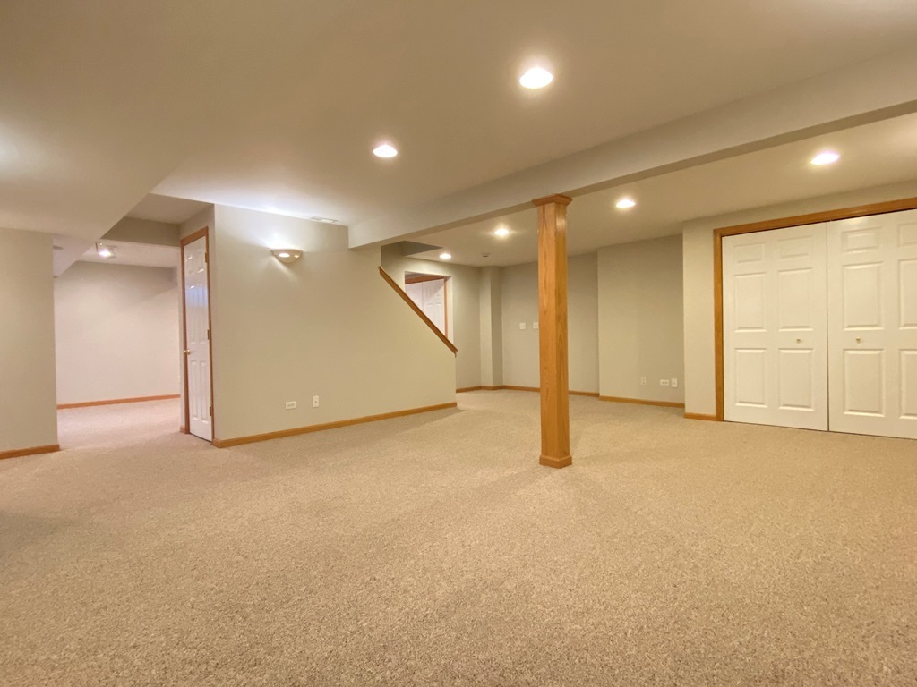 720 Kendridge Court Aurora IL 60502