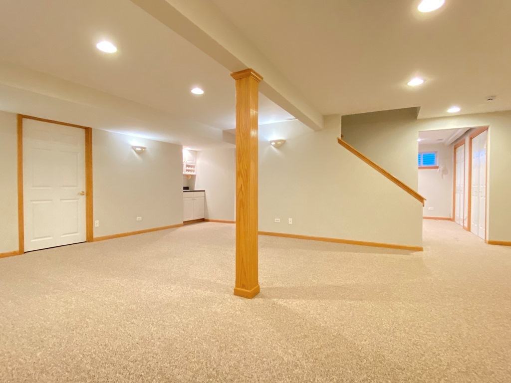 720 Kendridge Court Aurora IL 60502