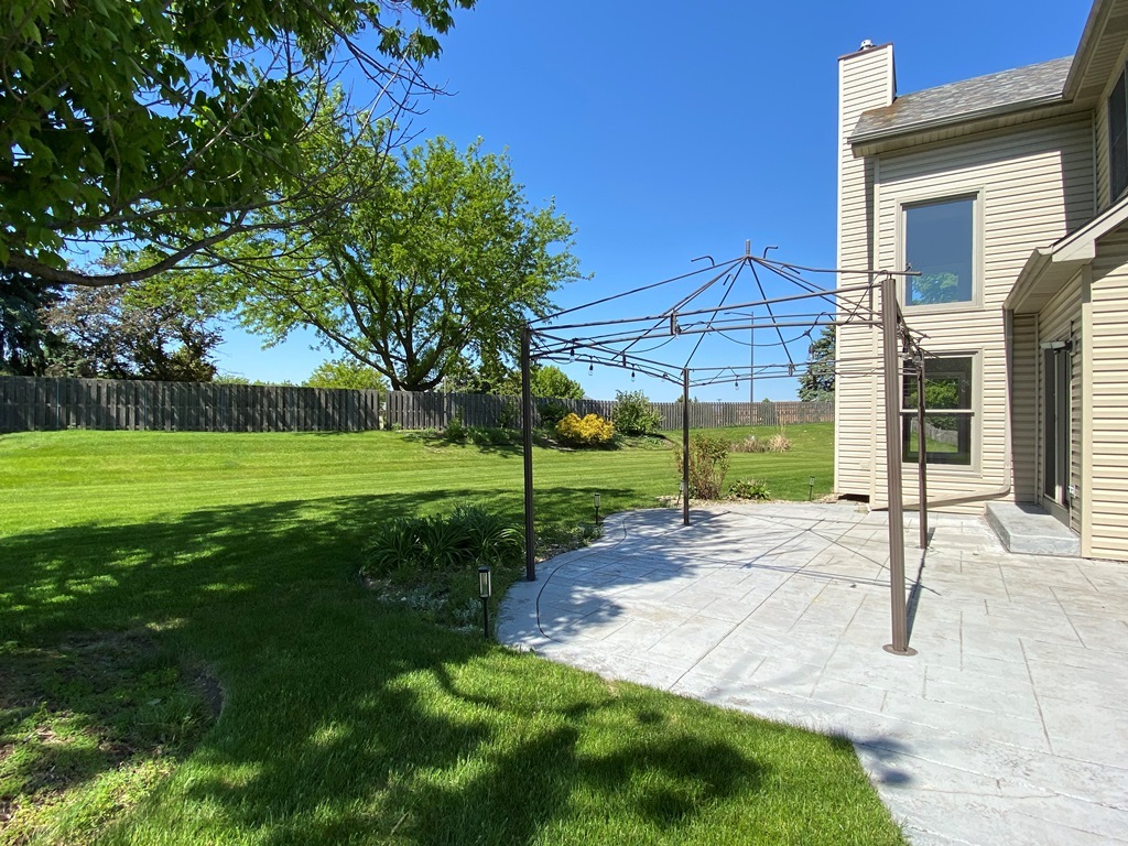 720 Kendridge Court Aurora IL 60502