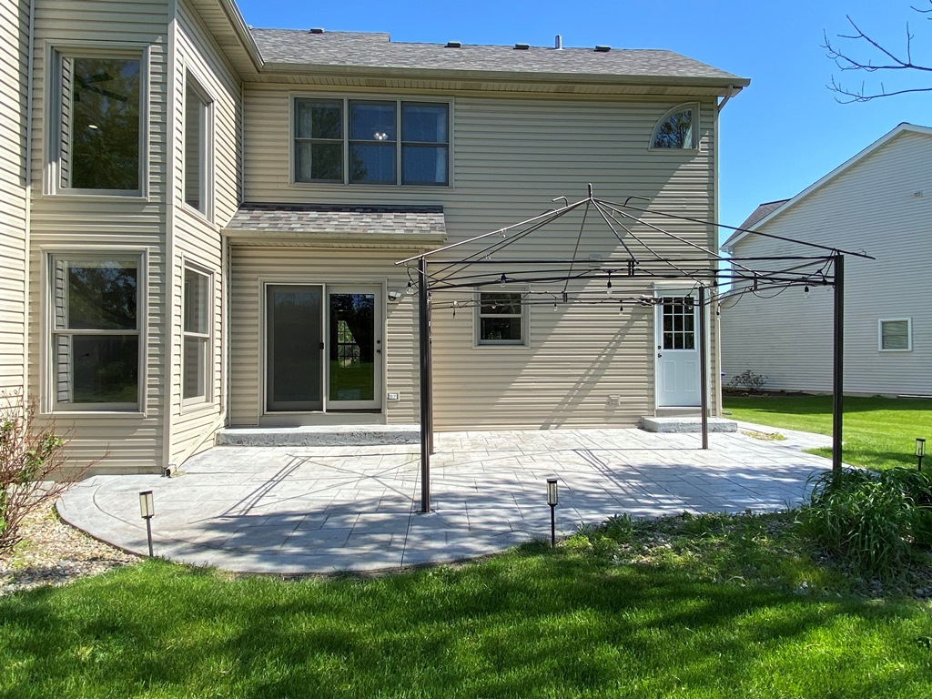 720 Kendridge Court Aurora IL 60502
