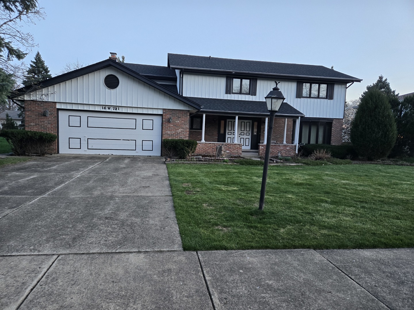 16W731 89TH Place Willowbrook IL 60527