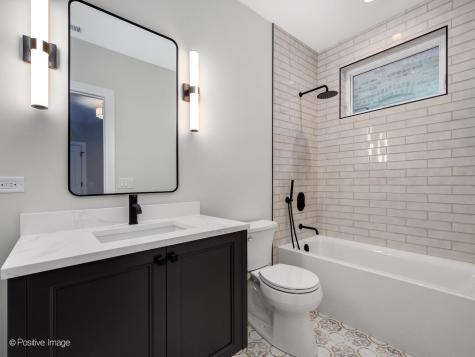 3057 North Christiana Avenue Chicago IL 60618