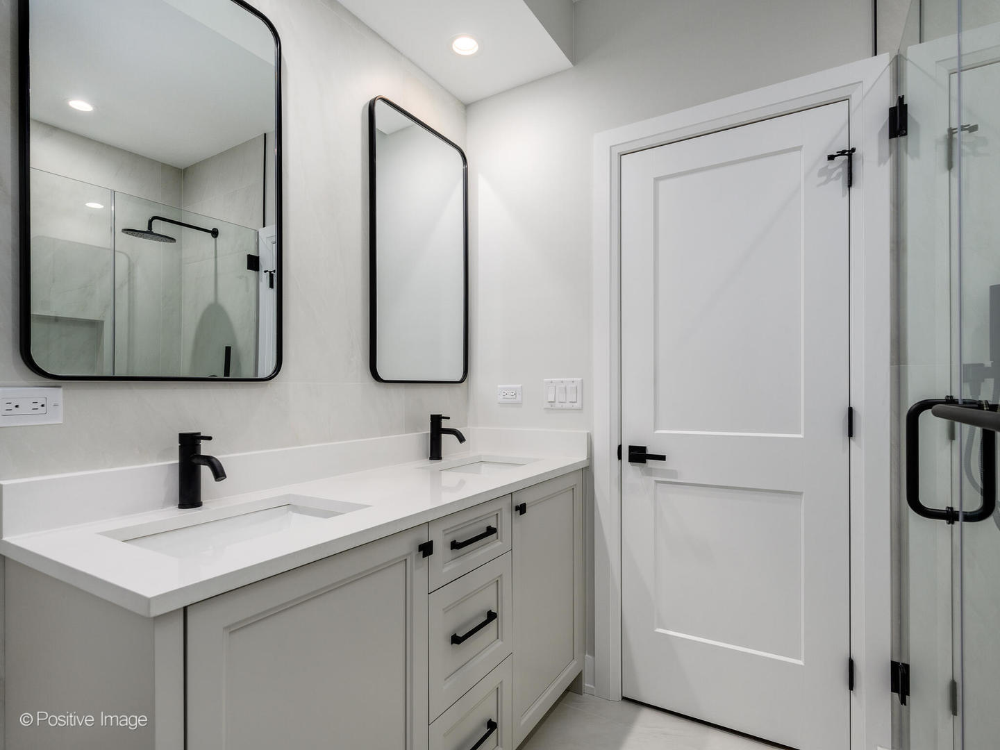 3057 North Christiana Avenue Chicago IL 60618