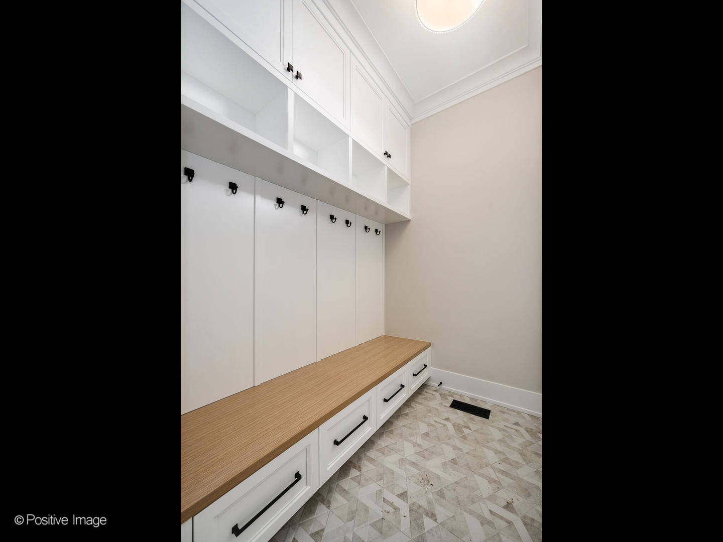 3057 North Christiana Avenue Chicago IL 60618