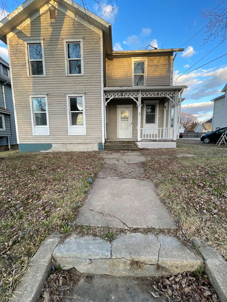 217 North West Avenue Freeport IL 61032