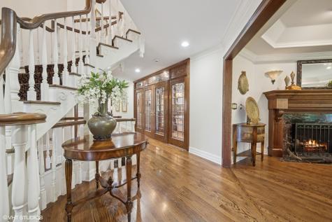 33 Ketterling Court North Barrington IL 60010