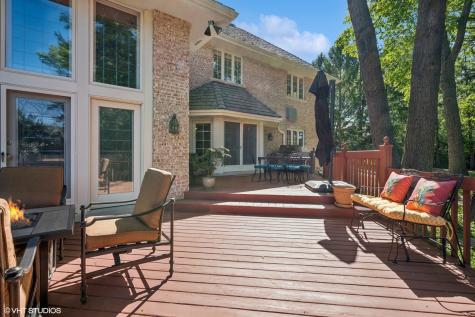 33 Ketterling Court North Barrington IL 60010
