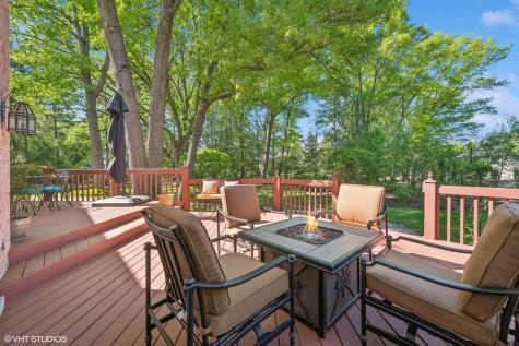33 Ketterling Court North Barrington IL 60010
