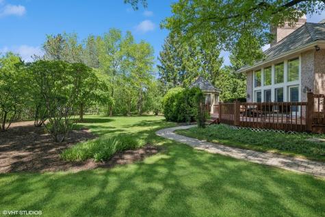 33 Ketterling Court North Barrington IL 60010