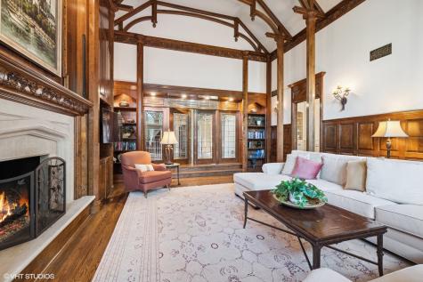 33 Ketterling Court North Barrington IL 60010